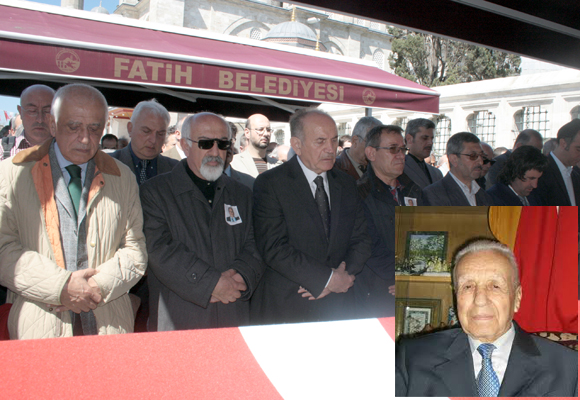 Sanat tarihçisi Oktay Aslanapa öldü
