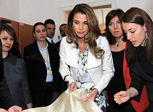 Kraliçe Rania Olgunlaşma Enstitüsünü gezdi