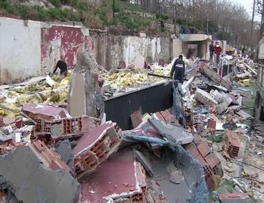 Yıkımdan geriye enkaz ve öfke kaldı