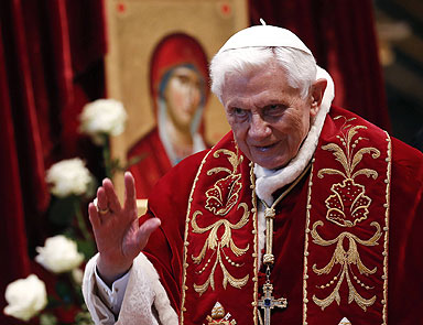 Papa Benedict istifa ediyor