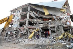 Sosyal tesisler depremzedelere açılıyor