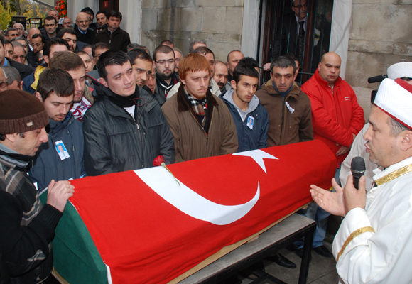 Kurtarma botunun kaptanı toprağa verildi