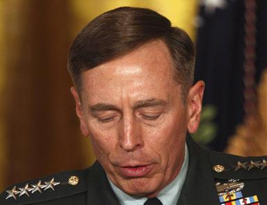 Petraeus, Libya saldırısı ile ilgili ifade verecek