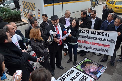 Boşanmış babalar sokağa çıktı