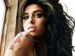 Amy Winehouseun gelinliği çalındı