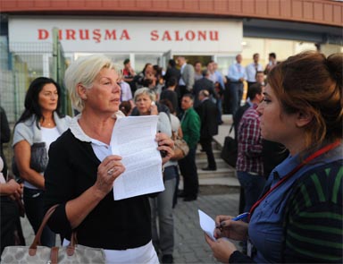 Nilgül Doğandan Hilmi Özköke: Sus artık sus