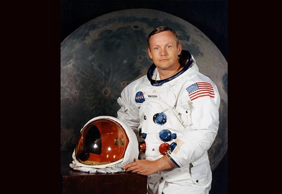 Neil Armstrong yaşamını yitirdi