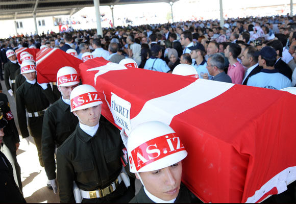 Saldırının kurbanları son yolculuklarına uğurlandı