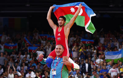 Serbest güreşte Azeri Asgarov altını aldı