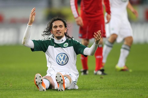 Wolfsburg Tuncay Şanlının sözleşmesini feshetti