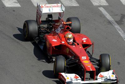 Fernando Alonso önde girdi