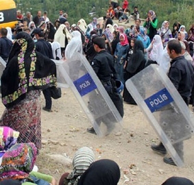 80 polis Leyladan şikayetçi