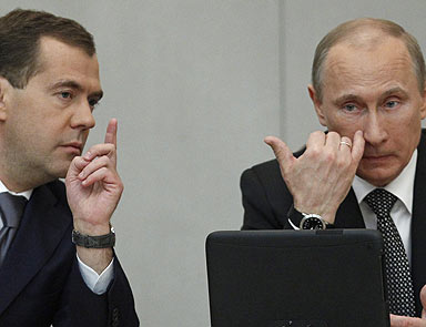 Putin Kremlinde, Medvedev Başbakan