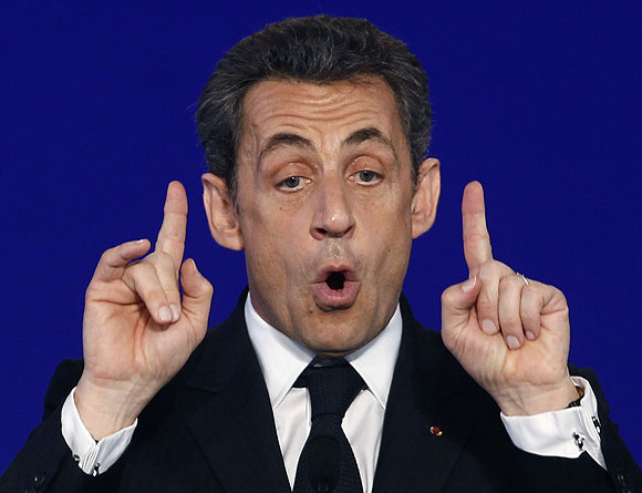 Sarkozy 1 Mayısta işçileri vurdu