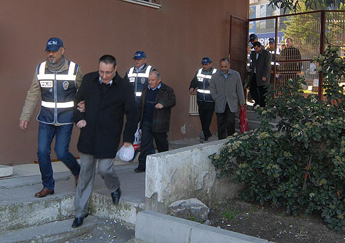 CHPli belediyeye operasyon: 9 kişi serbest