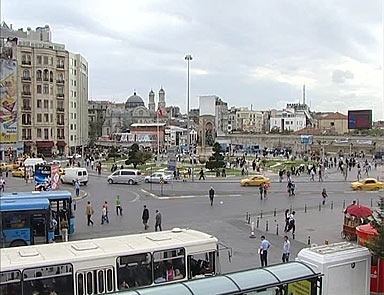 Taksim Meydanı yayalaşıyor