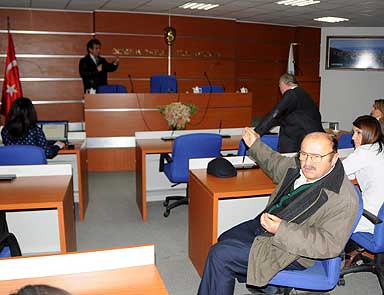 Hocam bak, kafamın tası atıyor