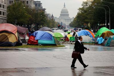 Wall Street protestosuna polis müdahalesi