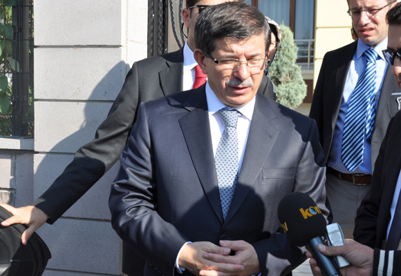 Davutoğlu, Irak Cumhurbaşkanı Yardımcısı ile görüştü