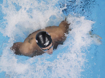 Lochte sırtüstünde 200 metrede altın aldı