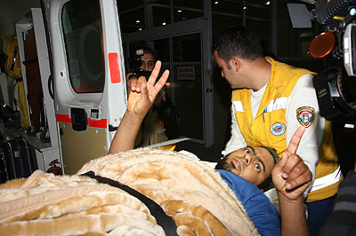 Türkiye Libyadan 321 yaralı getirdi