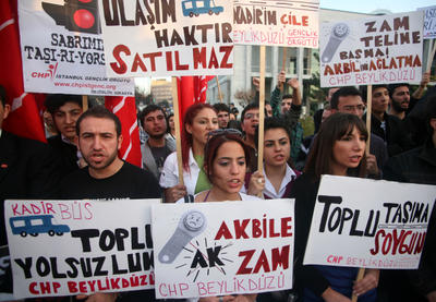İstanbulda toplu taşıma zammına bir protesto daha