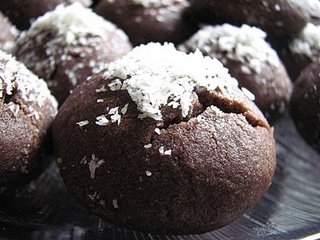 Günün Yemeği: Kakaolu Islak Kurabiyeler