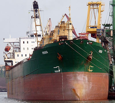 Somalide kaçırılan Türk gemisi serbest