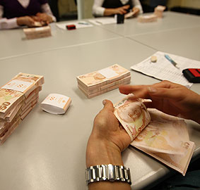 Bütçe 10 ayda 43.2 milyar TL açık verdi Bütçe 10 ayda 43.2 milyar TL açık verdi