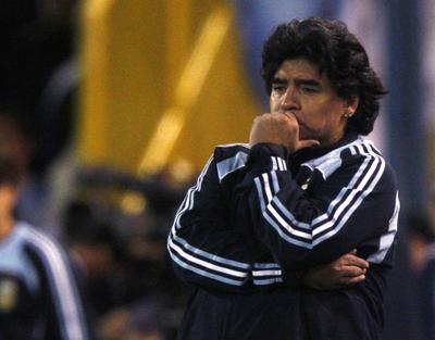 Diego Maradonadan istifa sinyali