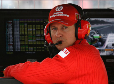 Schumacher Ferrari ile sözleşme uzattı