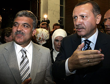 Sincan hakiminden Gül ve Erdoğana dava