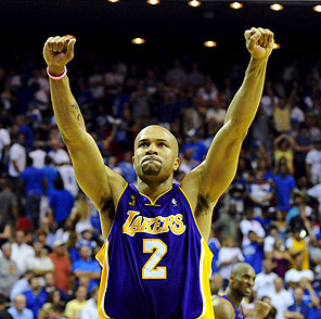 Lakers, Orlandonun umudunu törpüledi: 99-91