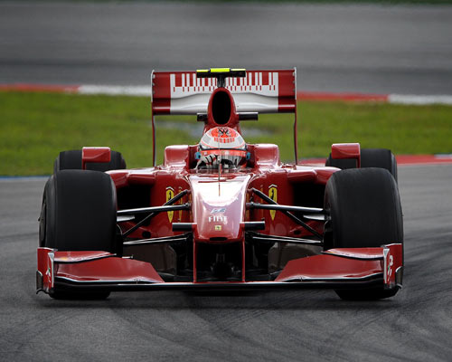 Ferrari ikinci antrenmanda hızlandı