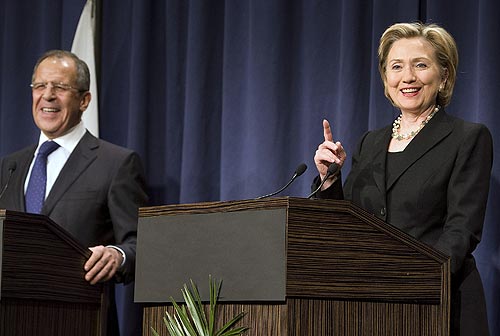 Brükseli ziyaret eden Clintondan inciler