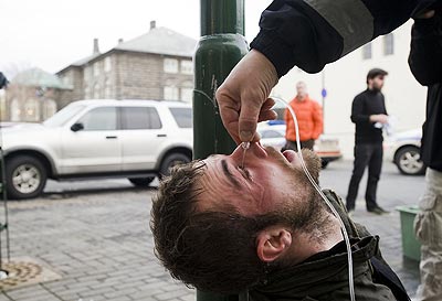 İzlanda polisi 50 yıl sonra göz yaşarttı