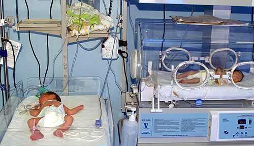 Bir günde 13 bebek yaşamını yitirdi