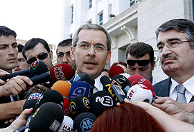 Şener AKP'ye veda etti Şener AKP'ye veda etti