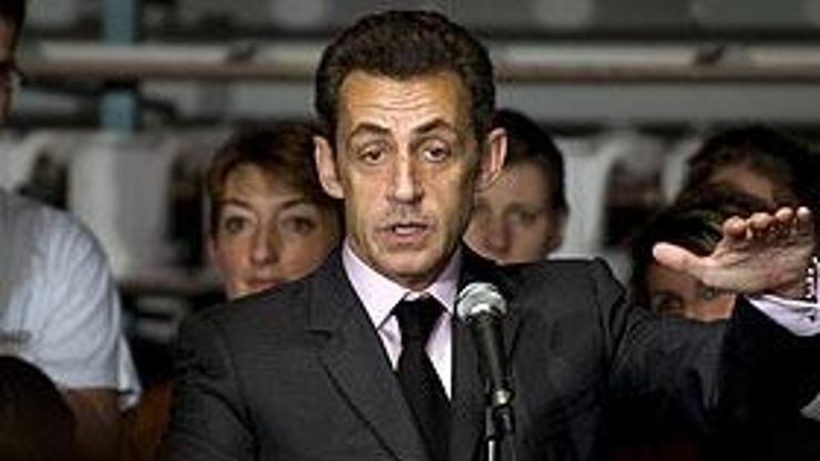 Sarkozy Esad ile Paris'te görüşecek Sarkozy Esad ile Paris'te görüşecek
