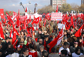 Hakim ve Savcılar Yasası'na mitingli tepki