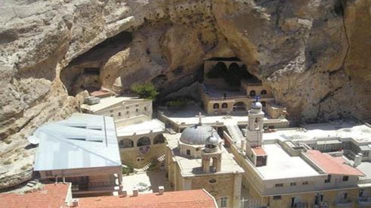 Suriyede cihadçı gruplar Maluladaki manastıra saldırdı
