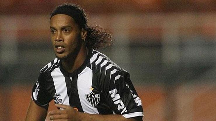 Ronaldinho 2 golle döndü