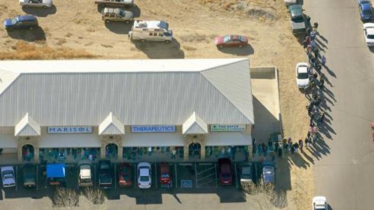 Coloradoda esrar satışı serbest bırakıldı, dükkanların önünde kuyruk oldu