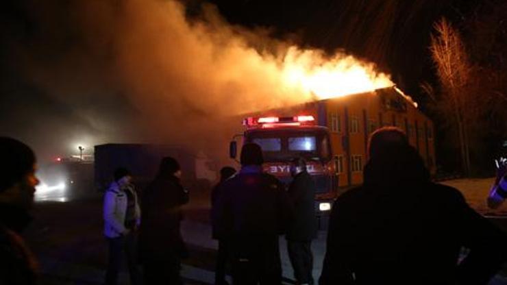 Erzurumda kargo şirketi deposunda yangın: 1 ölü