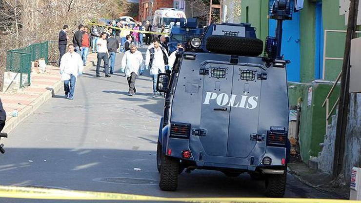 İstanbulda polislere bıçaklı saldırı