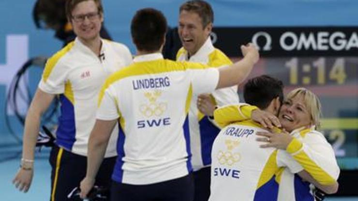 Erkekler curlingde bronz madalya İsveçin