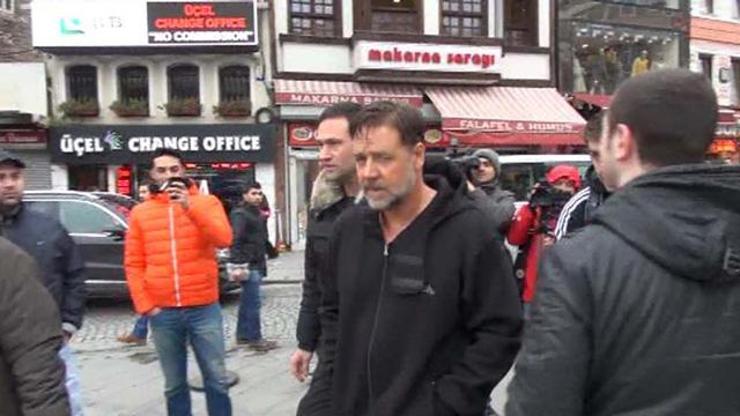 Russell Crowe İstanbul’da motor dedi