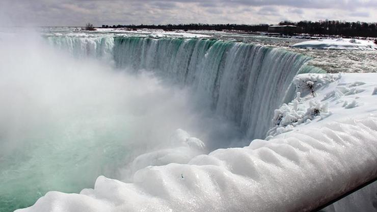 Niagarada göller dondu