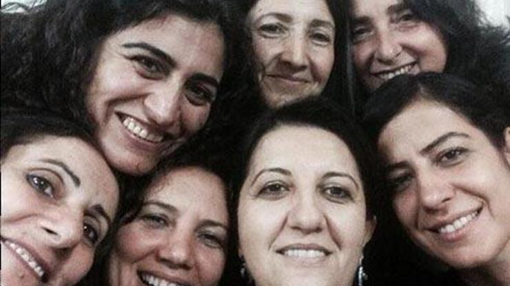 BDP ve HDPli kadın vekillerden tahliye selfiesi