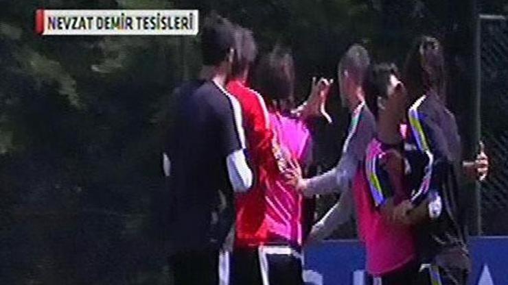 Beşiktaş antrenmanında tekme tokat kavga ve barışma